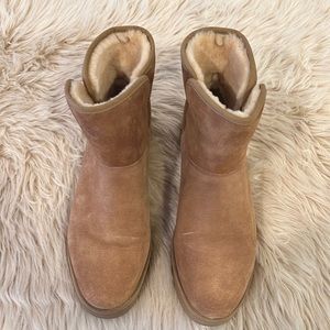 UGG Cory boot
